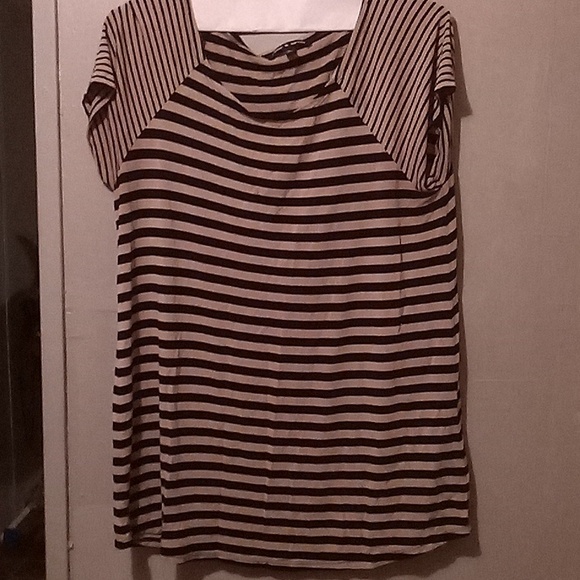 Cable & Gauge Tops - Striped shirt sleeve